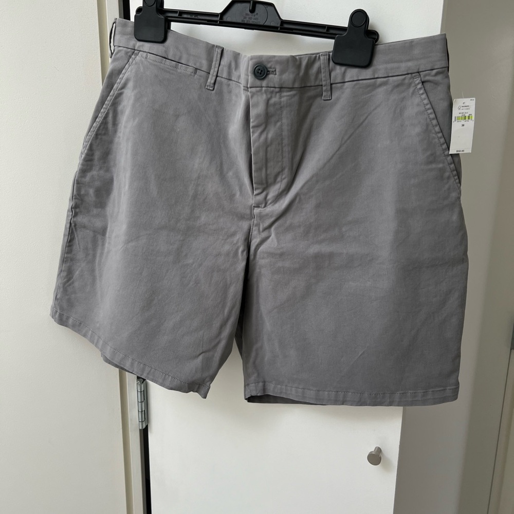 BNWT Gap grey shirts size 38 with 8” inseam